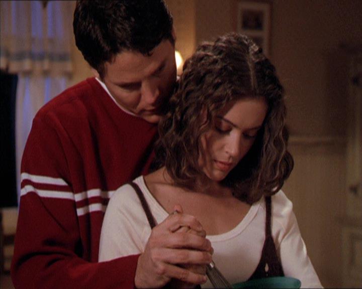 Charmed-Online-dot-210HeartbreakCity1176.jpg Charmed-Online-dot-210HeartbreakCity1176.jpg