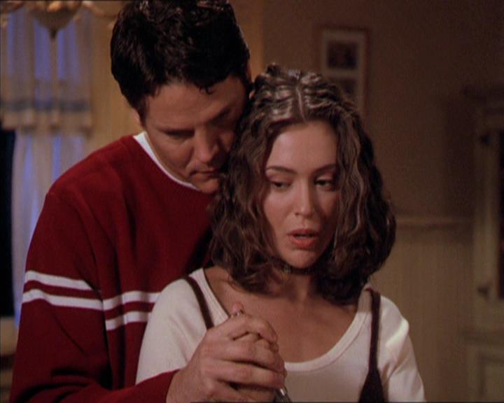 Charmed-Online-dot-210HeartbreakCity1185.jpg Charmed-Online-dot-210HeartbreakCity1185.jpg