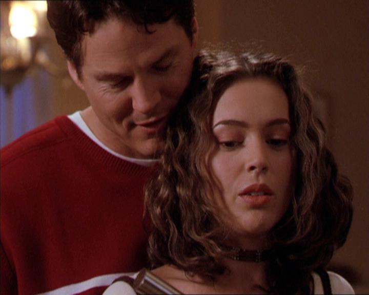 Charmed-Online-dot-210HeartbreakCity1197.jpg Charmed-Online-dot-210HeartbreakCity1197.jpg