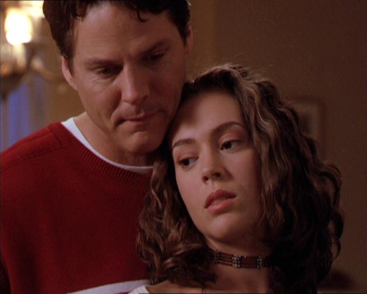 Charmed-Online-dot-210HeartbreakCity1203.jpg Charmed-Online-dot-210HeartbreakCity1203.jpg