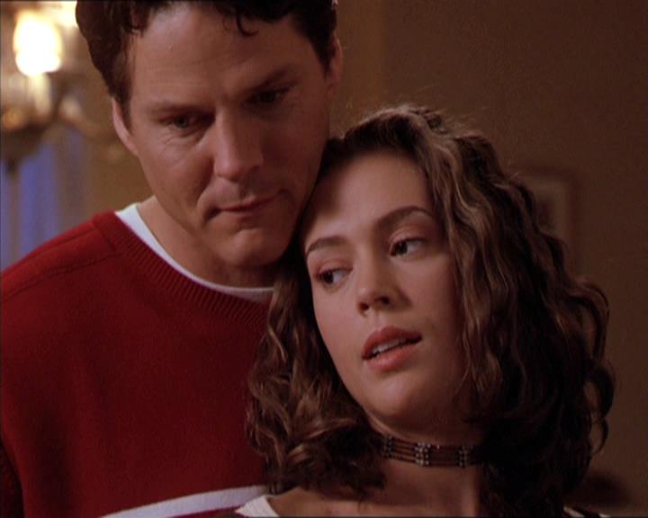 Charmed-Online-dot-210HeartbreakCity1205.jpg Charmed-Online-dot-210HeartbreakCity1205.jpg