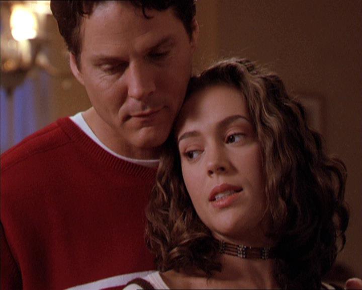 Charmed-Online-dot-210HeartbreakCity1206.jpg Charmed-Online-dot-210HeartbreakCity1206.jpg