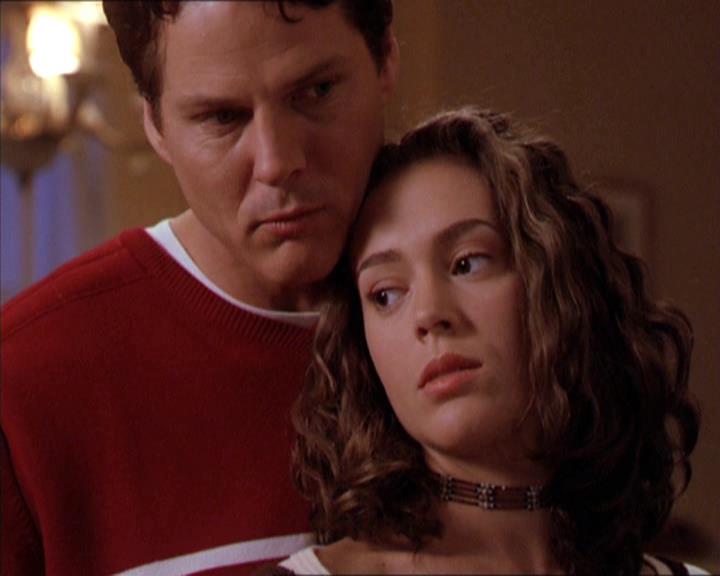 Charmed-Online-dot-210HeartbreakCity1208.jpg Charmed-Online-dot-210HeartbreakCity1208.jpg