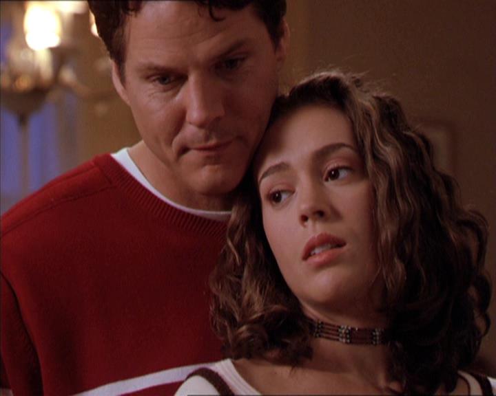 Charmed-Online-dot-210HeartbreakCity1218.jpg Charmed-Online-dot-210HeartbreakCity1218.jpg