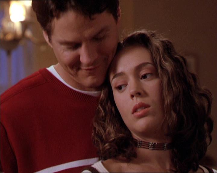 Charmed-Online-dot-210HeartbreakCity1224.jpg Charmed-Online-dot-210HeartbreakCity1224.jpg