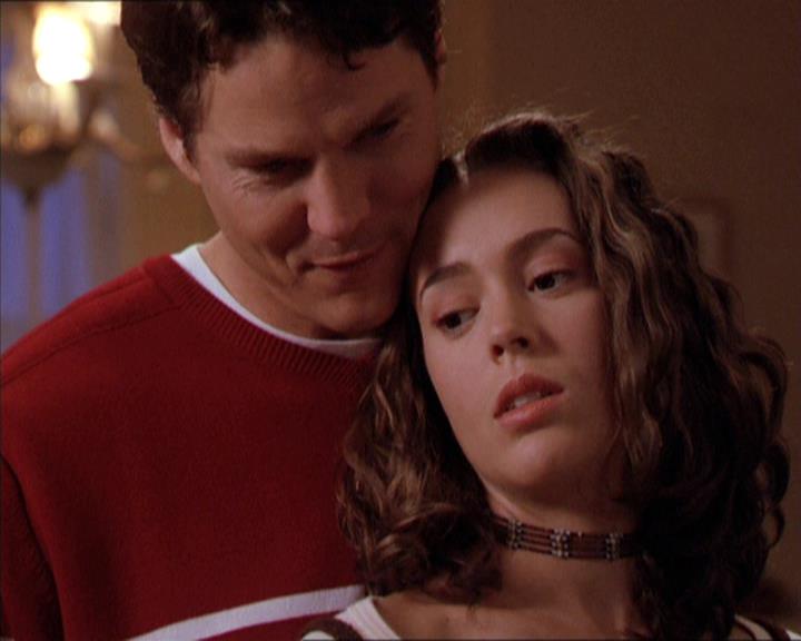 Charmed-Online-dot-210HeartbreakCity1226.jpg Charmed-Online-dot-210HeartbreakCity1226.jpg