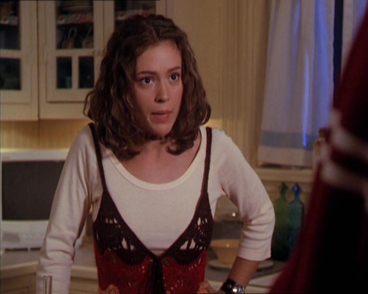 Charmed-Online-dot-210HeartbreakCity1238.jpg Charmed-Online-dot-210HeartbreakCity1238.jpg