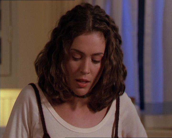 Charmed-Online-dot-210HeartbreakCity1242.jpg Charmed-Online-dot-210HeartbreakCity1242.jpg