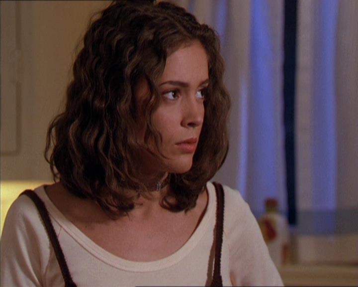 Charmed-Online-dot-210HeartbreakCity1260.jpg Charmed-Online-dot-210HeartbreakCity1260.jpg