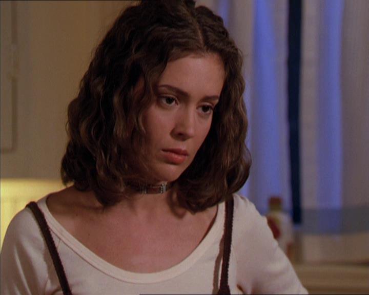 Charmed-Online-dot-210HeartbreakCity1263.jpg Charmed-Online-dot-210HeartbreakCity1263.jpg