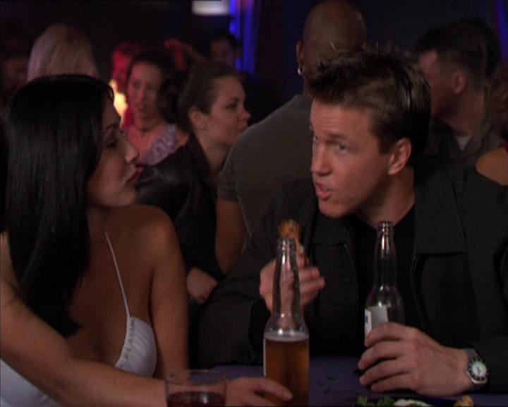 Charmed-Online-dot-210HeartbreakCity1270.jpg Charmed-Online-dot-210HeartbreakCity1270.jpg