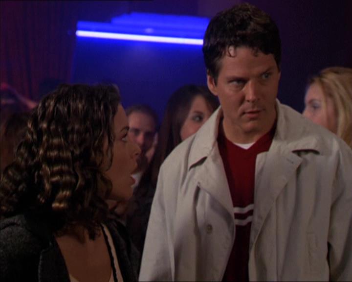 Charmed-Online-dot-210HeartbreakCity1422.jpg Charmed-Online-dot-210HeartbreakCity1422.jpg