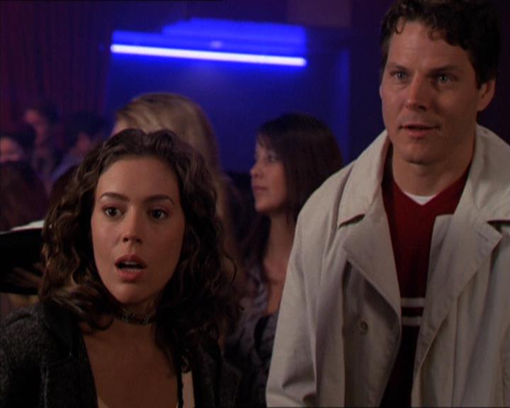 Charmed-Online-dot-210HeartbreakCity1424.jpg Charmed-Online-dot-210HeartbreakCity1424.jpg