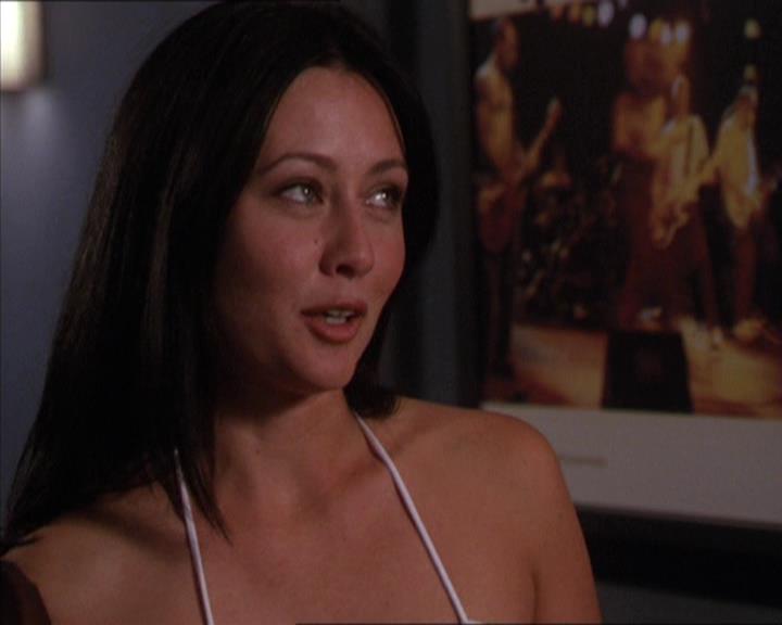 Charmed-Online-dot-210HeartbreakCity1476.jpg Charmed-Online-dot-210HeartbreakCity1476.jpg