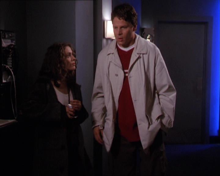 Charmed-Online-dot-210HeartbreakCity1564.jpg Charmed-Online-dot-210HeartbreakCity1564.jpg