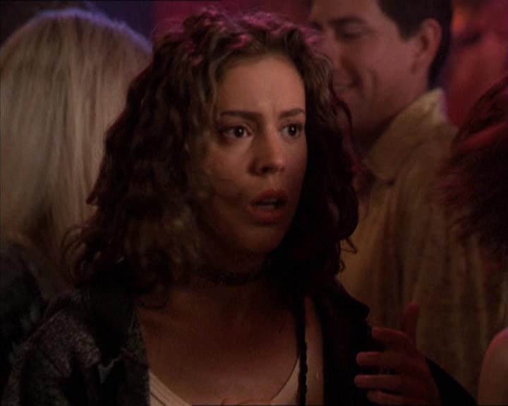 Charmed-Online-dot-210HeartbreakCity1581.jpg Charmed-Online-dot-210HeartbreakCity1581.jpg