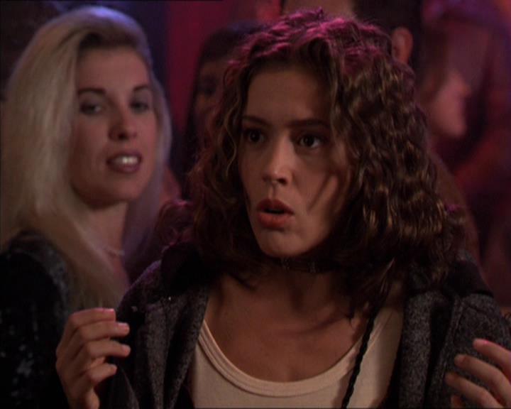 Charmed-Online-dot-210HeartbreakCity1593.jpg Charmed-Online-dot-210HeartbreakCity1593.jpg