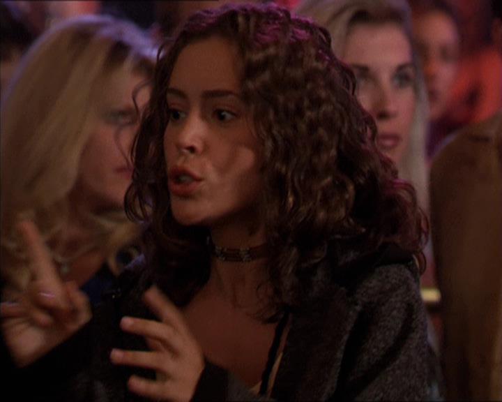 Charmed-Online-dot-210HeartbreakCity1604.jpg Charmed-Online-dot-210HeartbreakCity1604.jpg