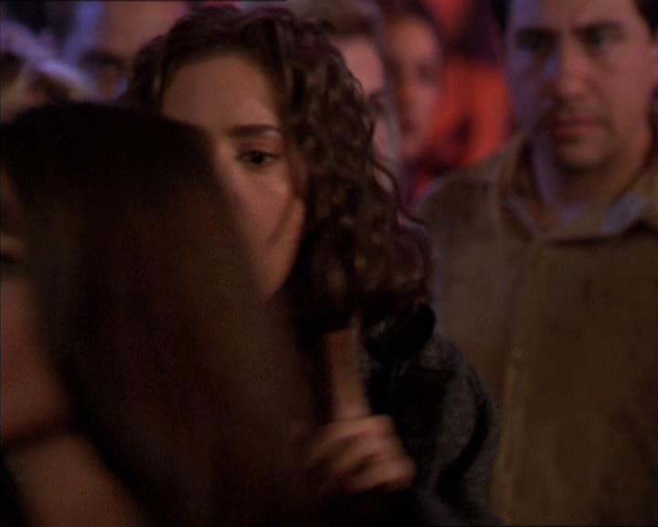 Charmed-Online-dot-210HeartbreakCity1605.jpg Charmed-Online-dot-210HeartbreakCity1605.jpg