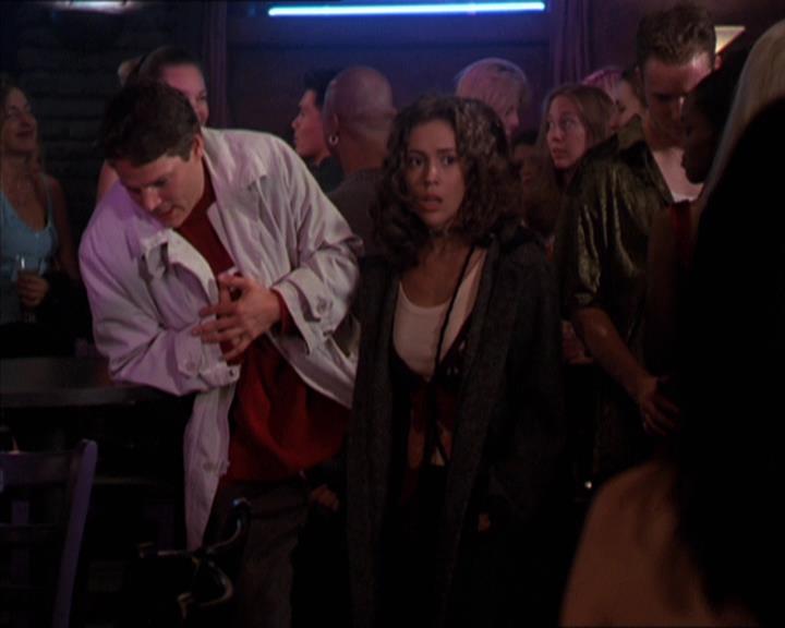 Charmed-Online-dot-210HeartbreakCity1628.jpg Charmed-Online-dot-210HeartbreakCity1628.jpg