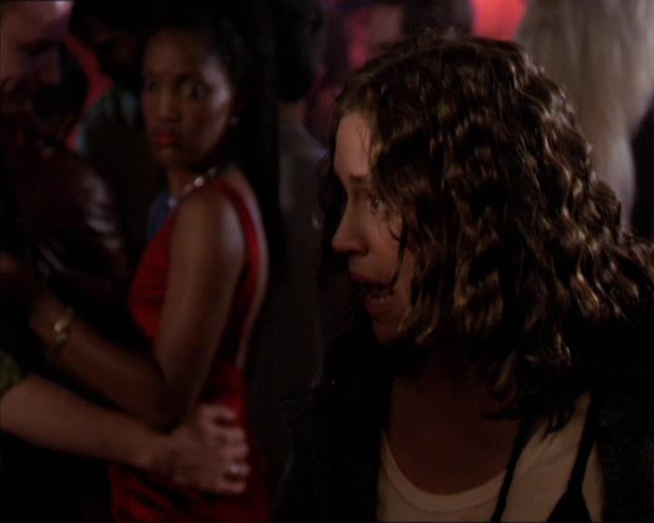 Charmed-Online-dot-210HeartbreakCity1655.jpg Charmed-Online-dot-210HeartbreakCity1655.jpg