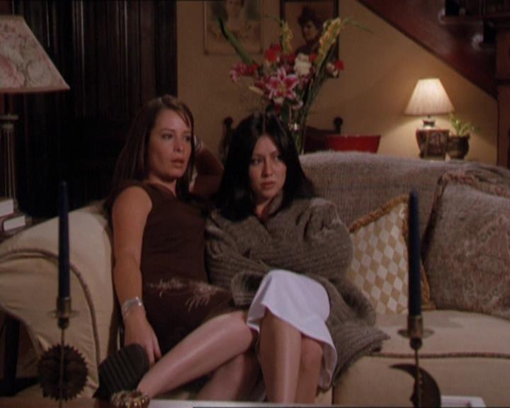 Charmed-Online-dot-210HeartbreakCity1698.jpg Charmed-Online-dot-210HeartbreakCity1698.jpg