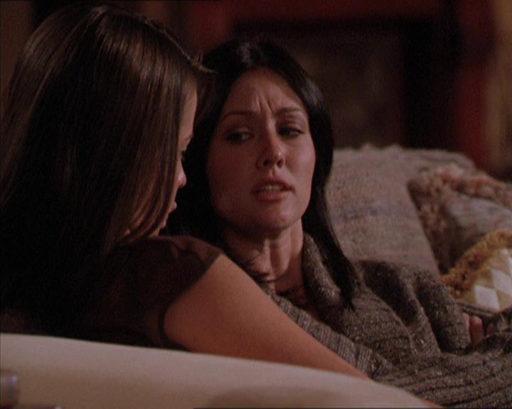 Charmed-Online-dot-210HeartbreakCity1731.jpg Charmed-Online-dot-210HeartbreakCity1731.jpg