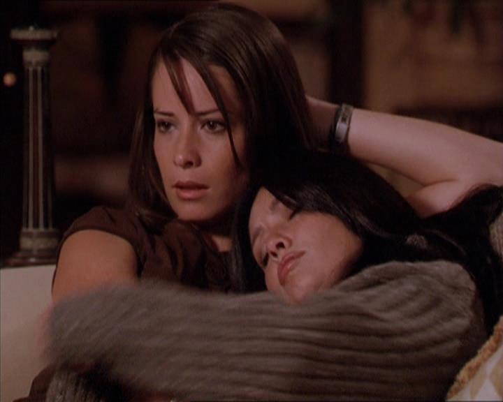 Charmed-Online-dot-210HeartbreakCity1739.jpg