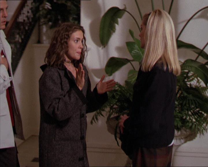 Charmed-Online-dot-210HeartbreakCity1779.jpg Charmed-Online-dot-210HeartbreakCity1779.jpg