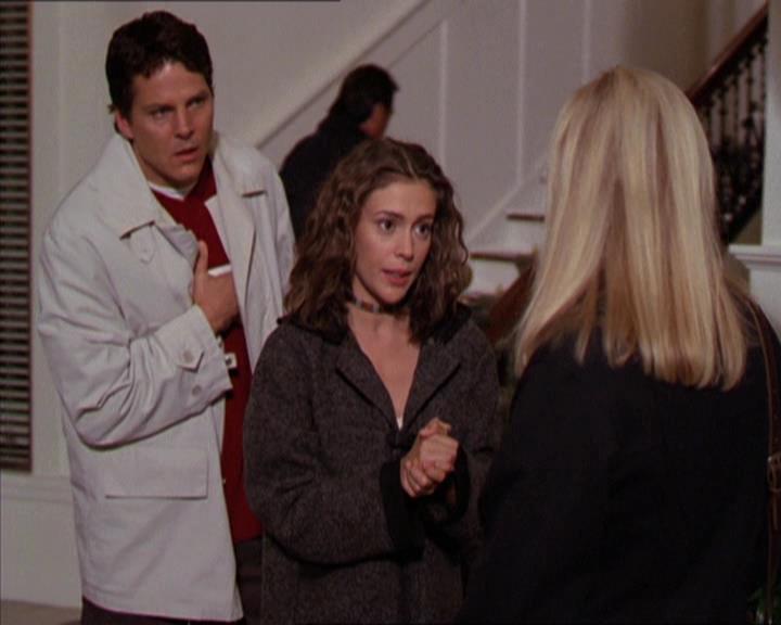 Charmed-Online-dot-210HeartbreakCity1781.jpg Charmed-Online-dot-210HeartbreakCity1781.jpg