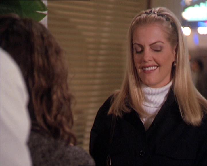 Charmed-Online-dot-210HeartbreakCity1783.jpg Charmed-Online-dot-210HeartbreakCity1783.jpg