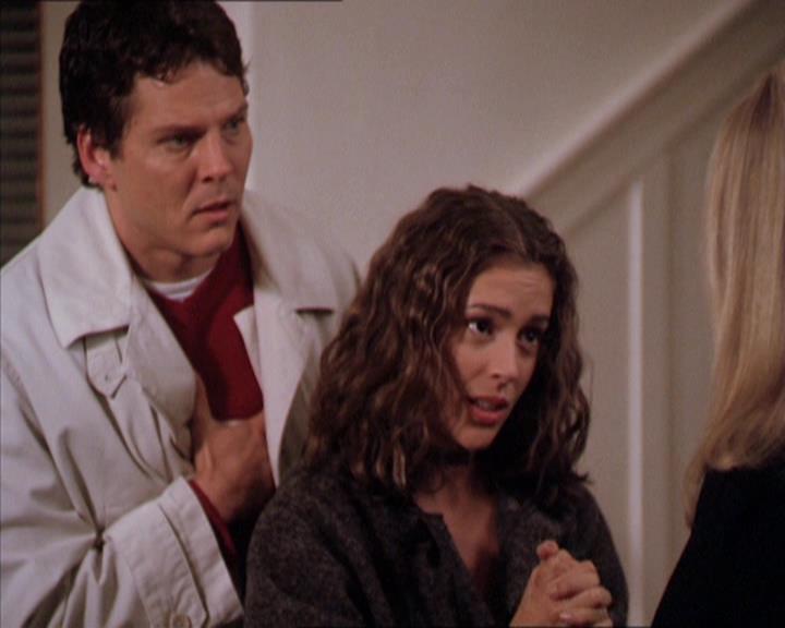 Charmed-Online-dot-210HeartbreakCity1790.jpg Charmed-Online-dot-210HeartbreakCity1790.jpg