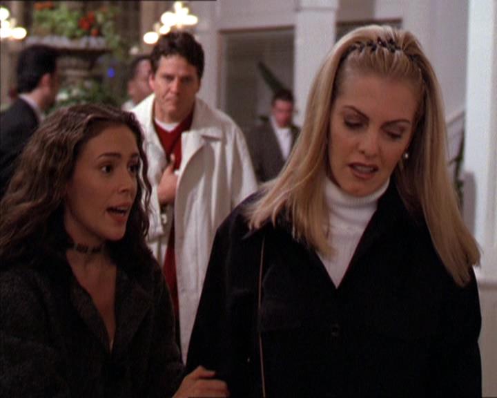 Charmed-Online-dot-210HeartbreakCity1795.jpg Charmed-Online-dot-210HeartbreakCity1795.jpg