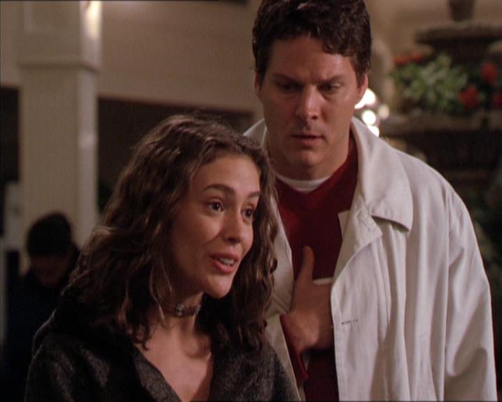 Charmed-Online-dot-210HeartbreakCity1801.jpg Charmed-Online-dot-210HeartbreakCity1801.jpg