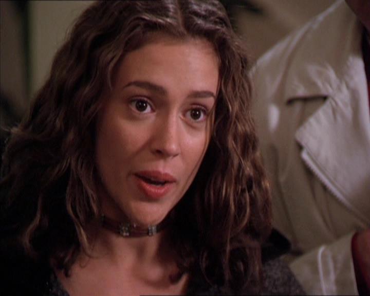 Charmed-Online-dot-210HeartbreakCity1807.jpg Charmed-Online-dot-210HeartbreakCity1807.jpg