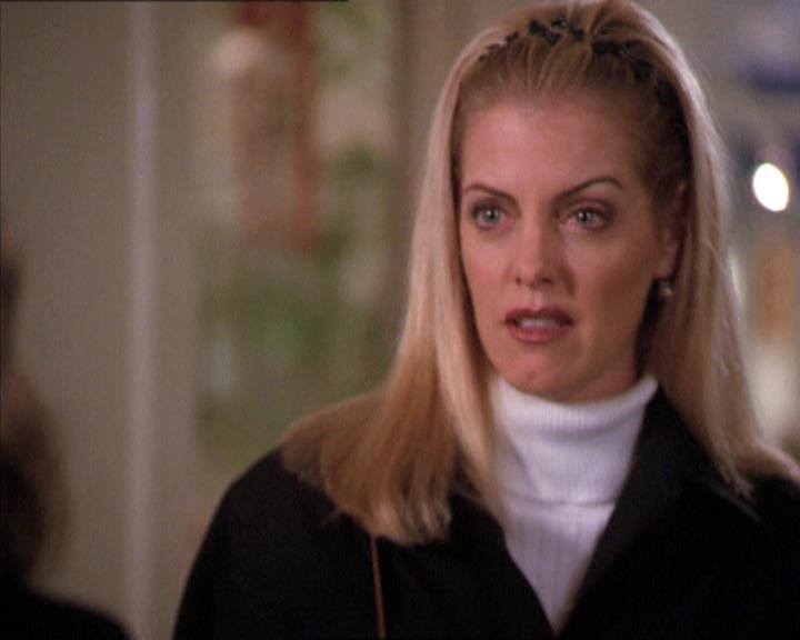 Charmed-Online-dot-210HeartbreakCity1811.jpg Charmed-Online-dot-210HeartbreakCity1811.jpg