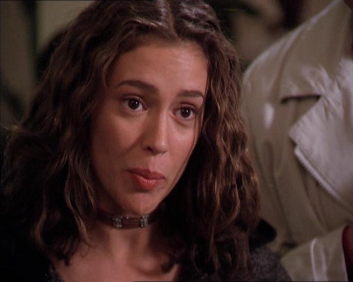 Charmed-Online-dot-210HeartbreakCity1812.jpg Charmed-Online-dot-210HeartbreakCity1812.jpg