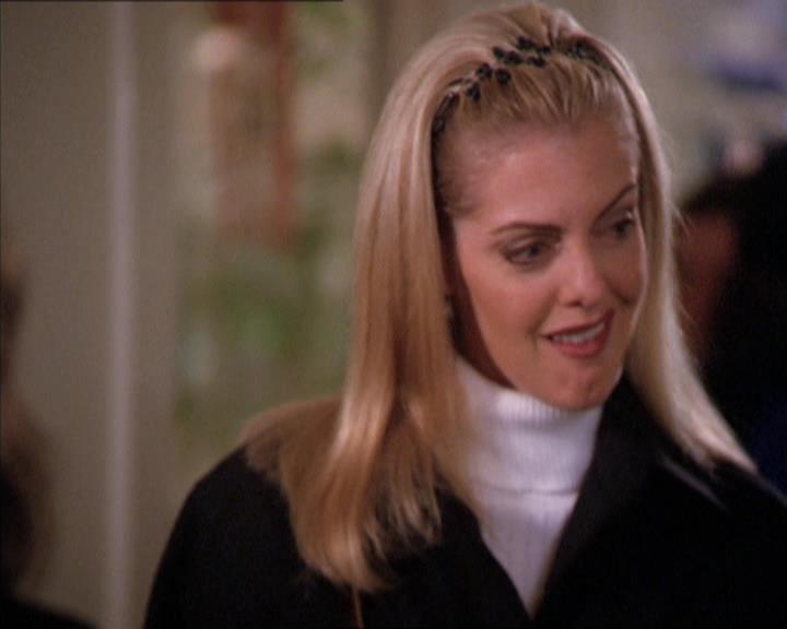 Charmed-Online-dot-210HeartbreakCity1814.jpg Charmed-Online-dot-210HeartbreakCity1814.jpg