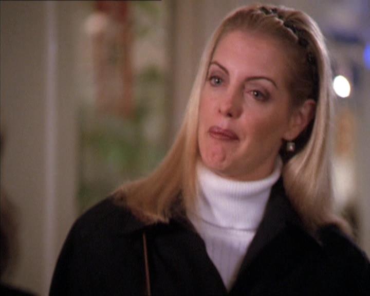 Charmed-Online-dot-210HeartbreakCity1816.jpg Charmed-Online-dot-210HeartbreakCity1816.jpg