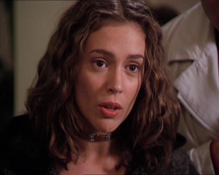 Charmed-Online-dot-210HeartbreakCity1841.jpg