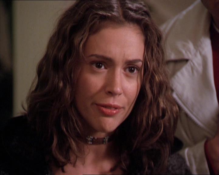 Charmed-Online-dot-210HeartbreakCity1844.jpg