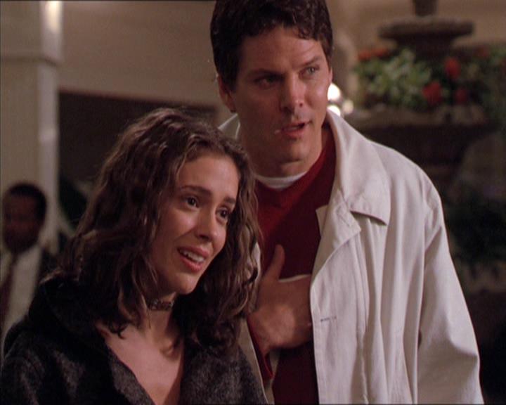 Charmed-Online-dot-210HeartbreakCity1852.jpg Charmed-Online-dot-210HeartbreakCity1852.jpg