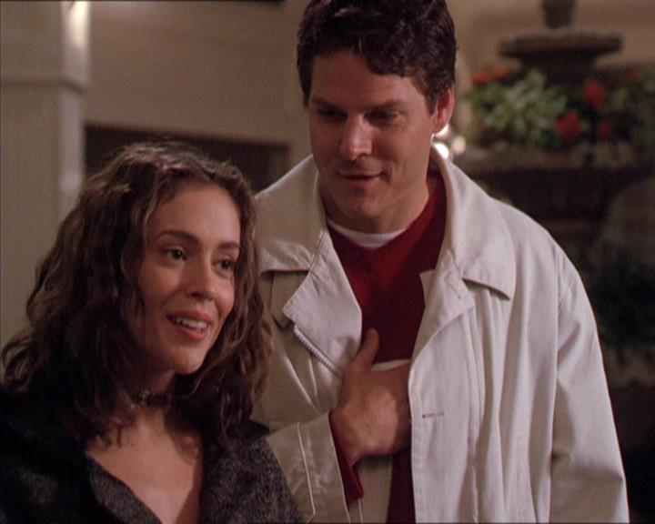 Charmed-Online-dot-210HeartbreakCity1860.jpg Charmed-Online-dot-210HeartbreakCity1860.jpg