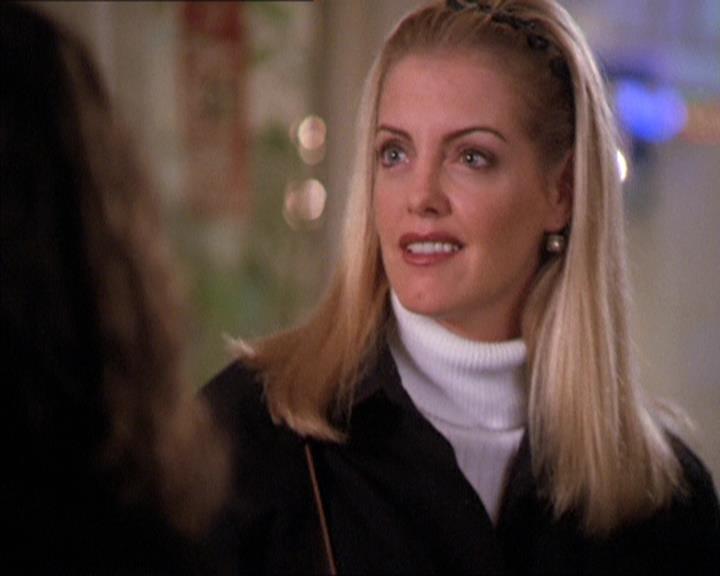 Charmed-Online-dot-210HeartbreakCity1865.jpg Charmed-Online-dot-210HeartbreakCity1865.jpg