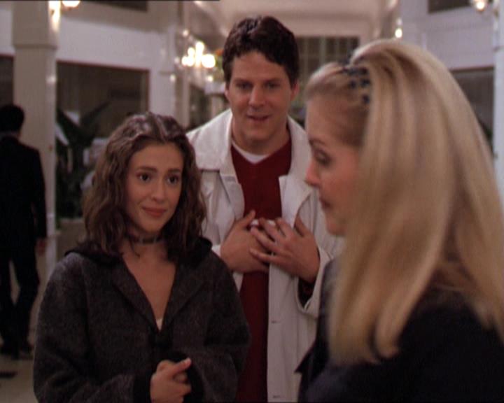 Charmed-Online-dot-210HeartbreakCity1866.jpg Charmed-Online-dot-210HeartbreakCity1866.jpg