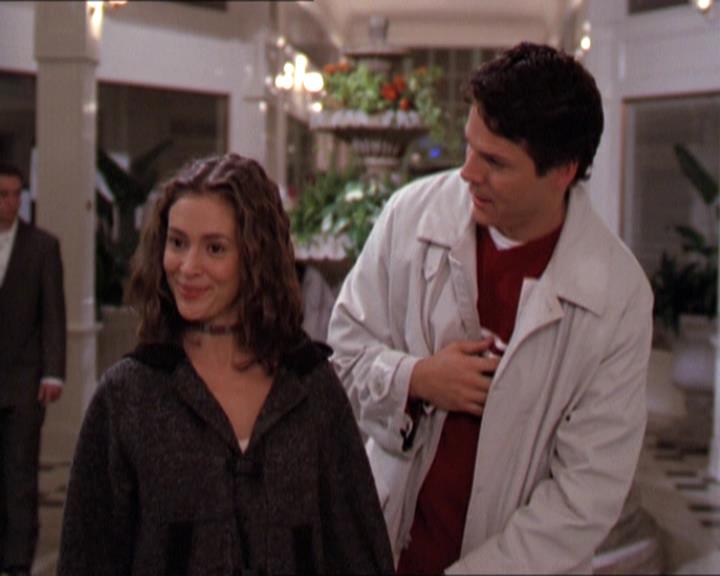 Charmed-Online-dot-210HeartbreakCity1870.jpg Charmed-Online-dot-210HeartbreakCity1870.jpg