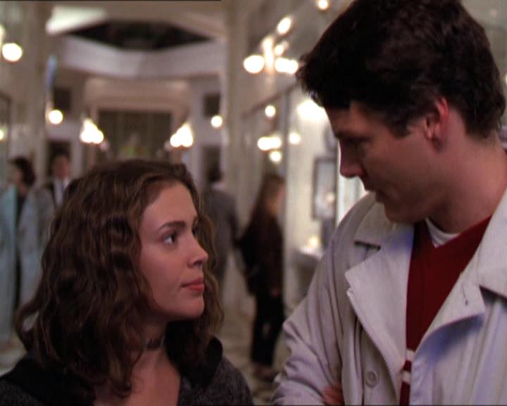 Charmed-Online-dot-210HeartbreakCity1894.jpg Charmed-Online-dot-210HeartbreakCity1894.jpg