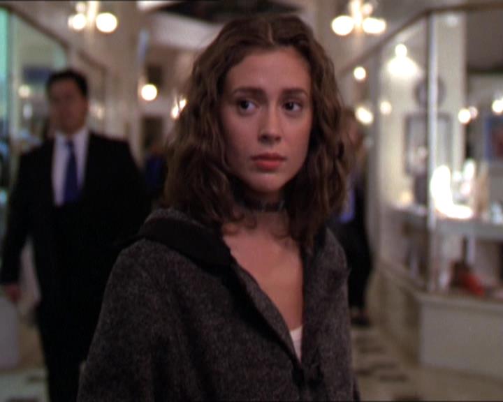 Charmed-Online-dot-210HeartbreakCity1900.jpg Charmed-Online-dot-210HeartbreakCity1900.jpg