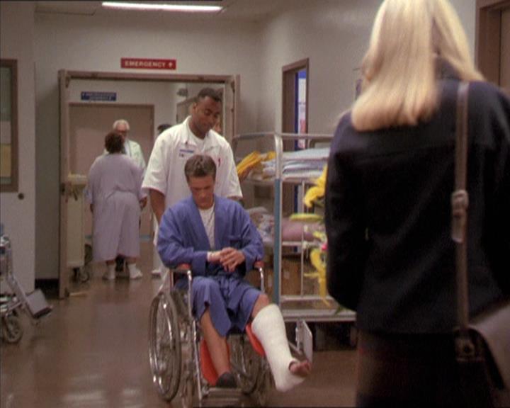 Charmed-Online-dot-210HeartbreakCity1919.jpg Charmed-Online-dot-210HeartbreakCity1919.jpg