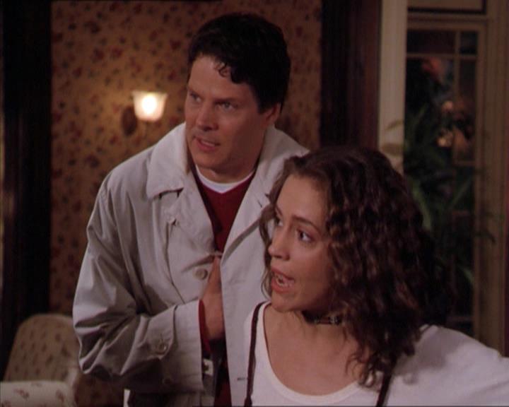 Charmed-Online-dot-210HeartbreakCity1997.jpg Charmed-Online-dot-210HeartbreakCity1997.jpg